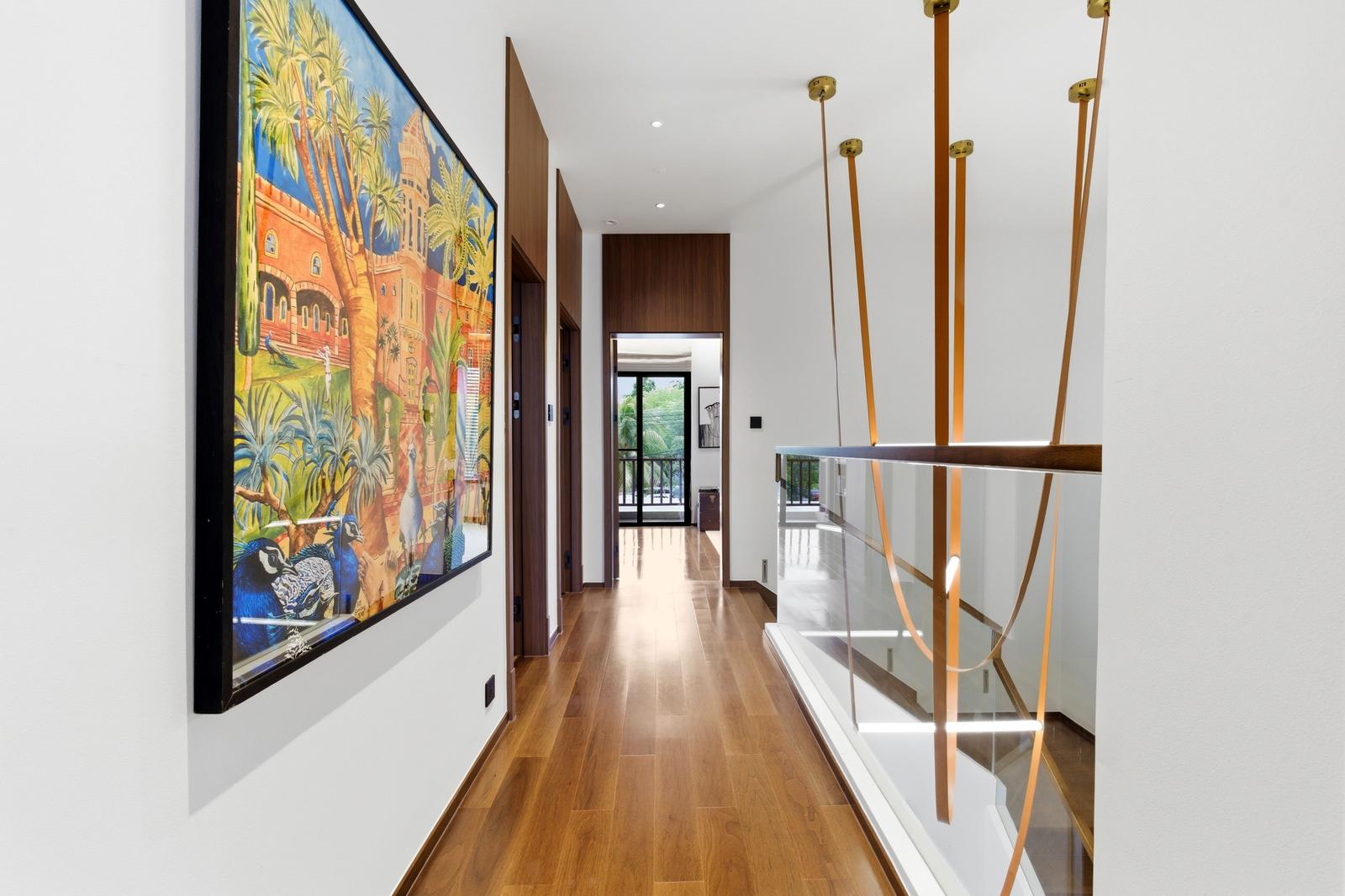 Upper floor corridor with oak flooring