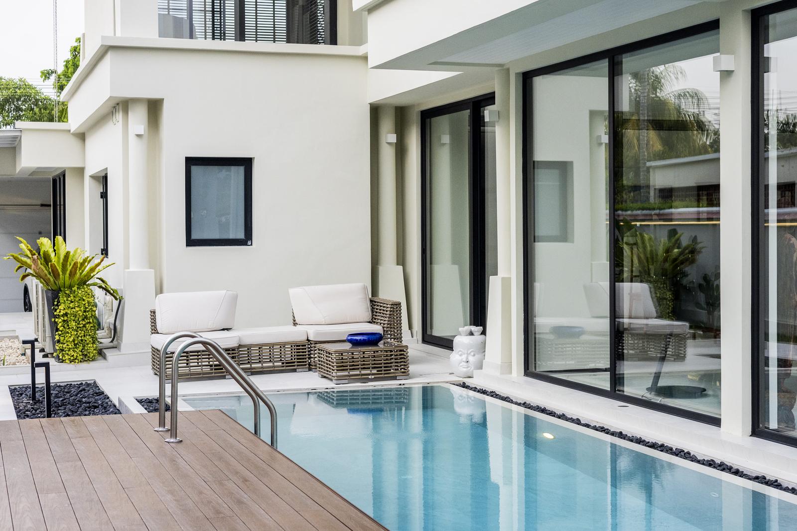 Pool deck
